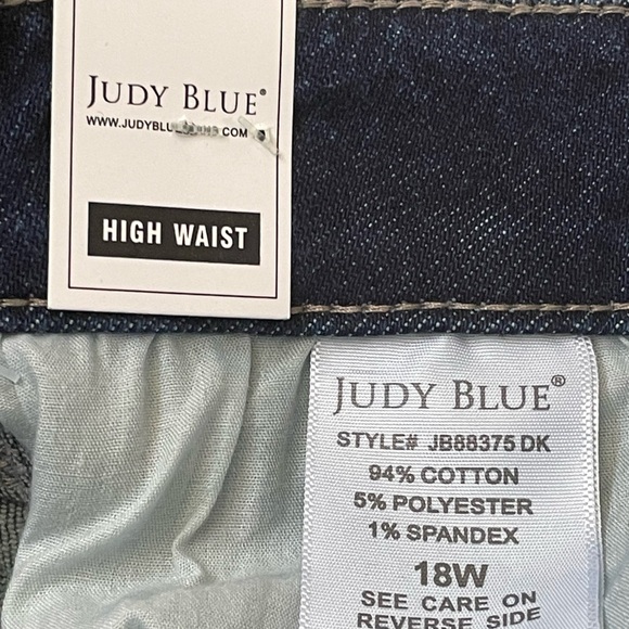 Judy Blue NWT High Waisted Raw Hem Cropped Straight Leg Jeans, Plus Size 18W - Picture 7 of 13